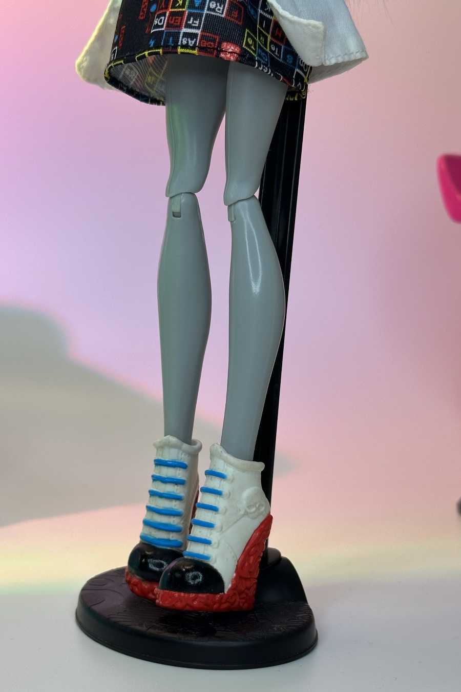 Гулия Йелпс | Безумная наука (Ghoulia Yelps | Mad Science) — фото 3 из 5